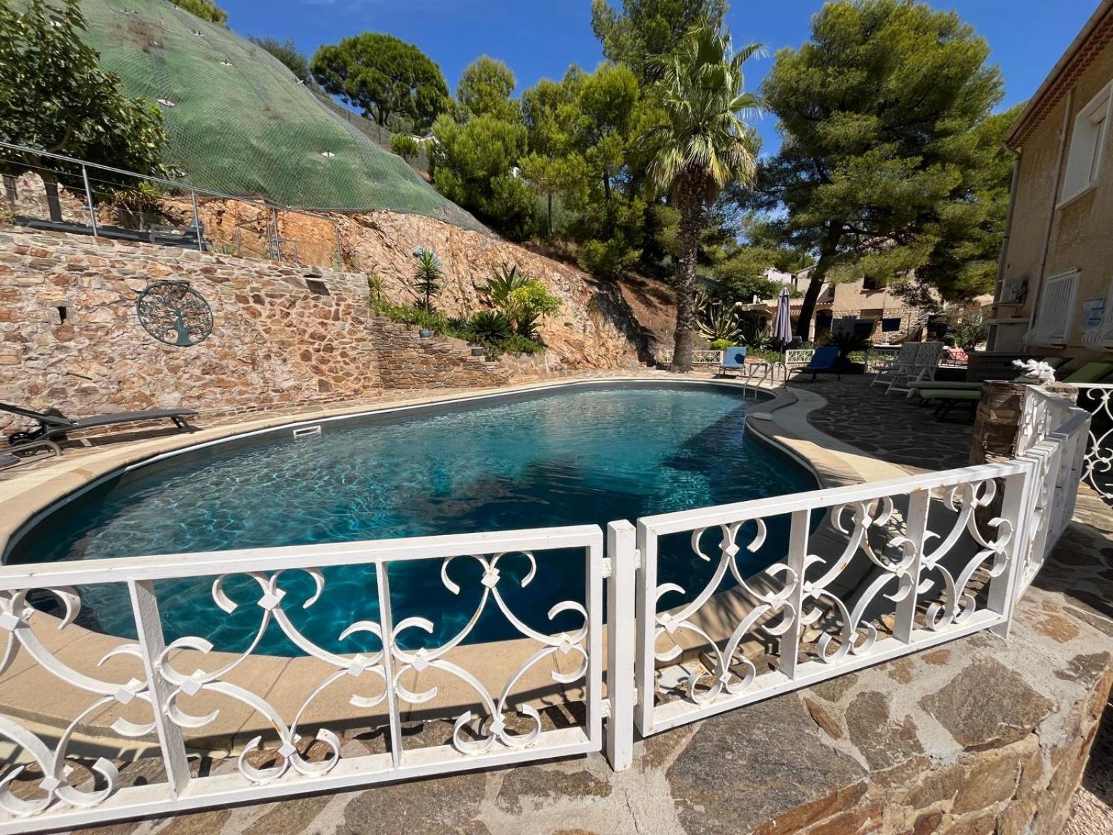 Meuble Tourisme 4*, Les Pieds Dans L'Eau, Villa Las Palmeras La Londe-les-Maures Exterior foto